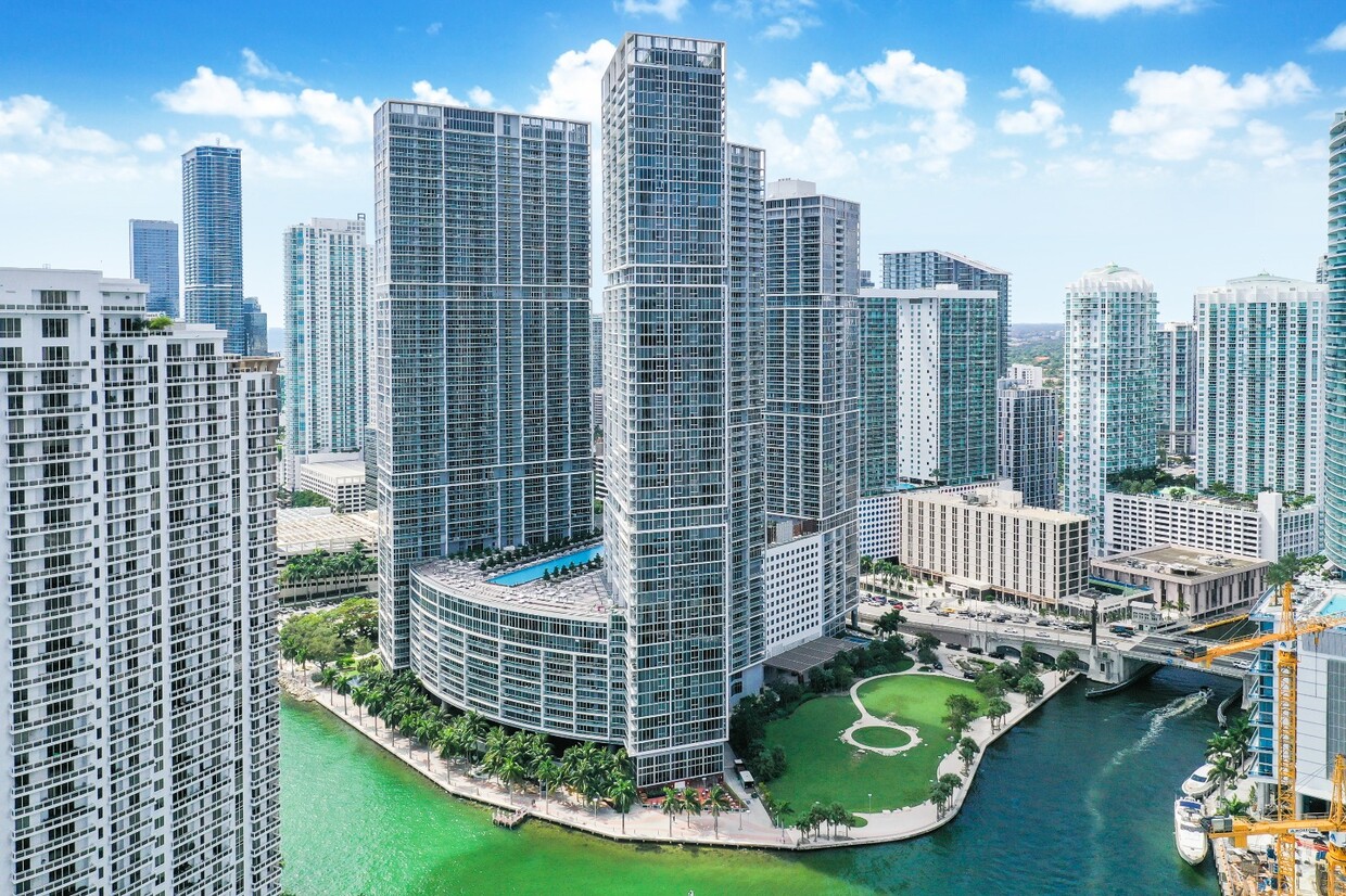 Foto principal - 495 Brickell Ave