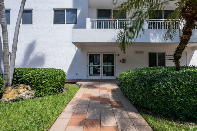 Entrance - West Bay Gardens Condominiums