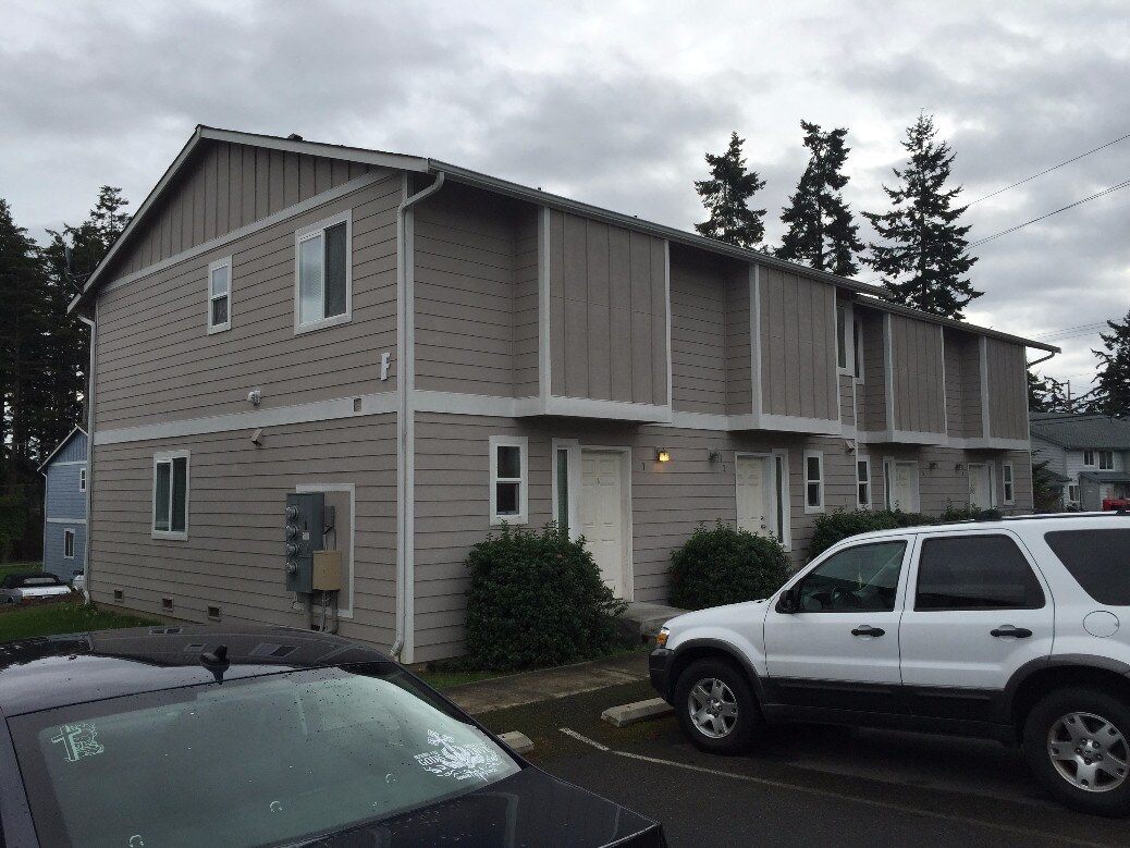 1225 N Oak Harbor St Unit F3, Oak Harbor, WA 98277 Room for Rent in