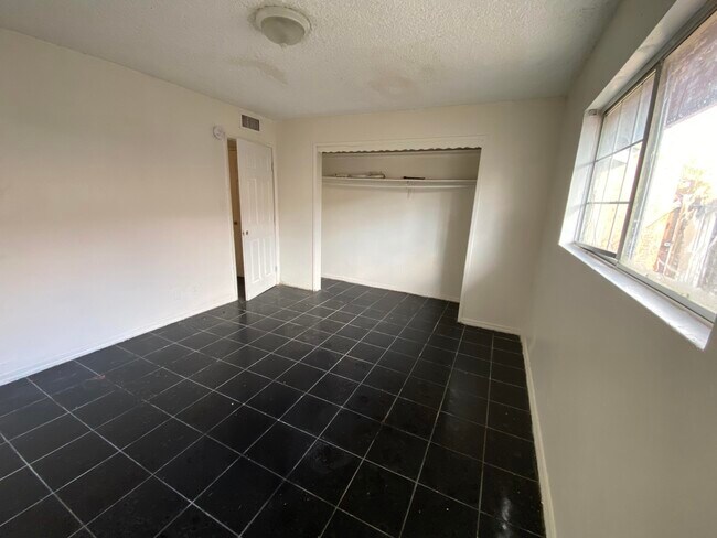 Foto del edificio - 1108 Monterey St