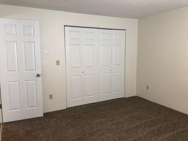 Foto del edificio - DUPLEX FOR RENT!!!!