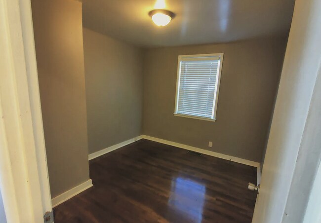 Foto del edificio - 3 bd/1 bth w/fenced yard. Close to all things Nash!