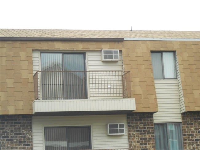Building Photo - 2 br, 1 bath  - 2738 Gateway Ave #2