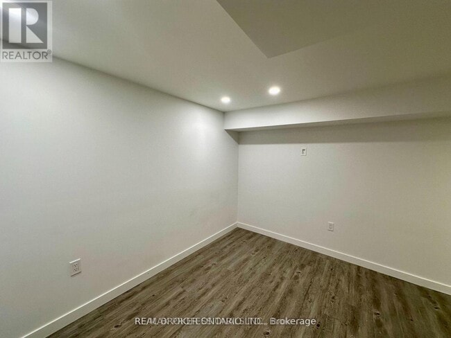 Building Photo - 66 Whitburn Crescent