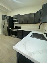 Building Photo - 6288 Broadmoor Dr