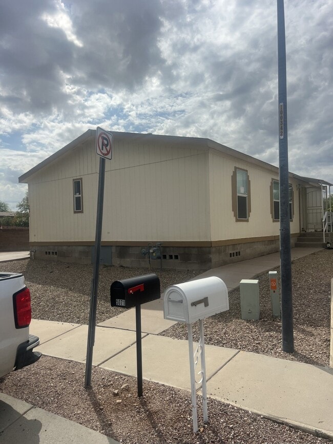 Building Photo - 5071 S Mesquite Club Ln