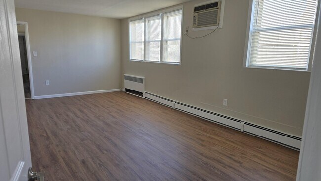 Foto del edificio - 667 Broadway