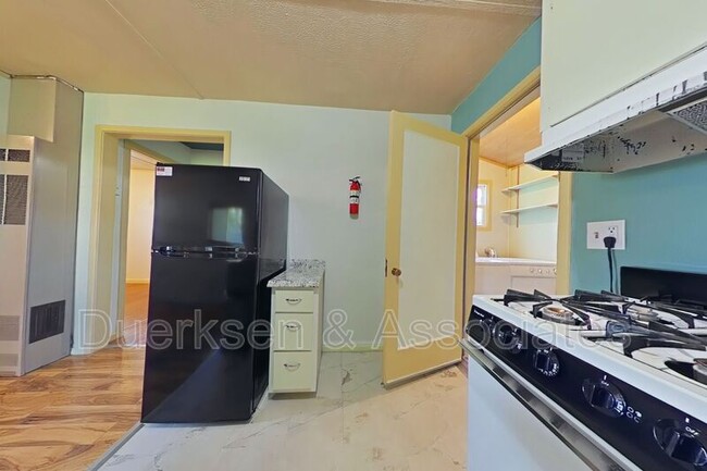 Foto del edificio - 4930 SW West Hills Rd