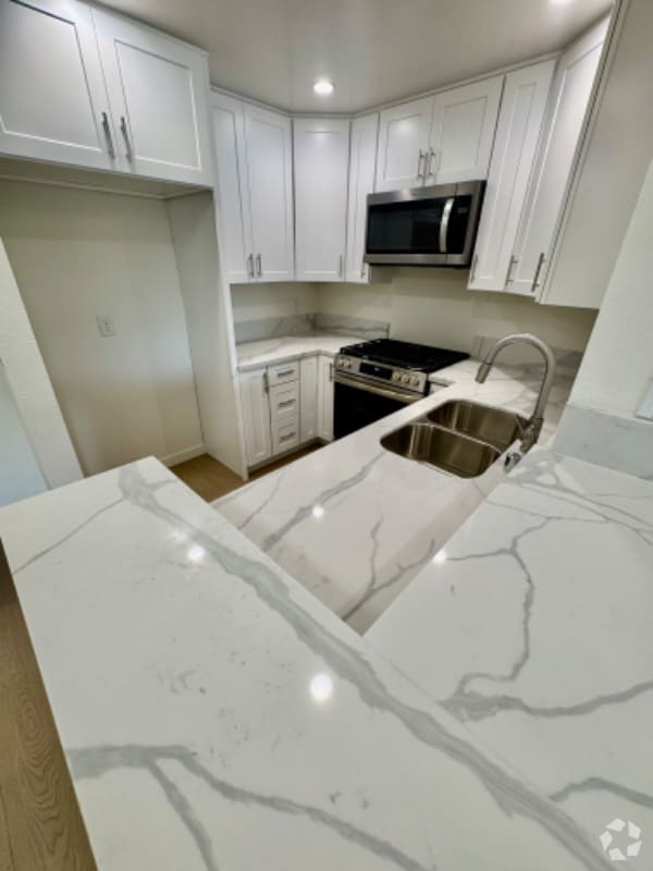 Building Photo - 12015 Kling St