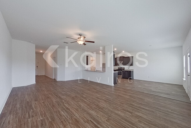 Building Photo - 946 Shady Brk