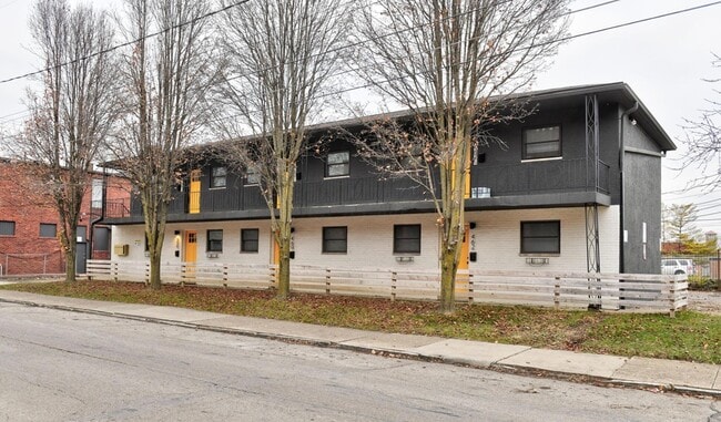 Building Photo - 458 Miller Ave