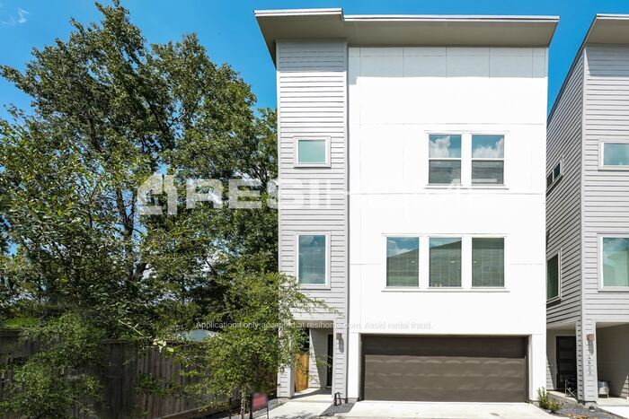 Primary Photo - "Welcome Home! Get 1 month FREE RENT when ...
