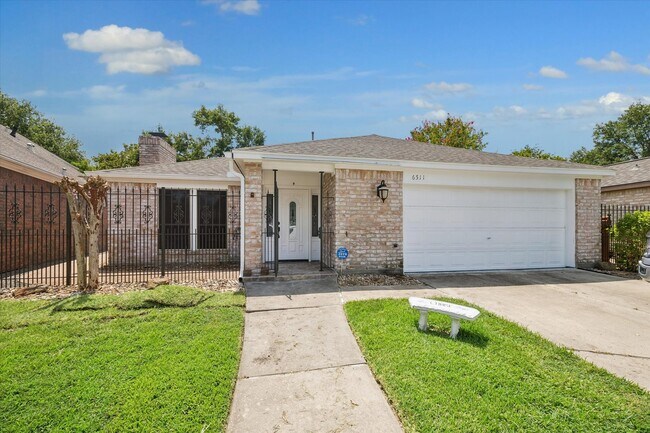Building Photo - 6511 Pauma Dr