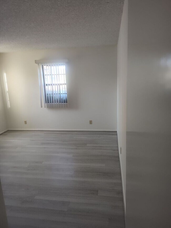 Foto del edificio - 1104 El Paseo