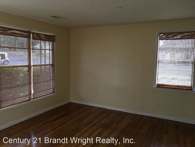 Building Photo - 3 br, 1 bath House - 1050 Avondale Road