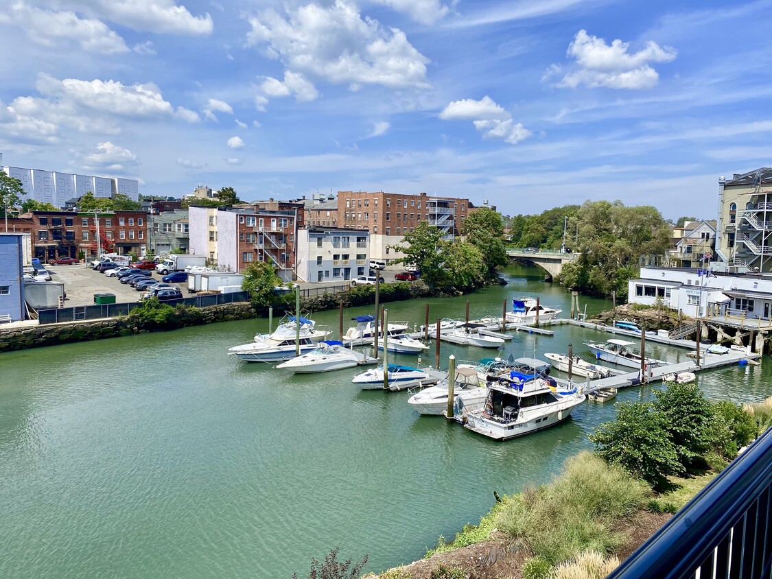 EDIFICIO UN BALCÓN - Head of the Harbor South