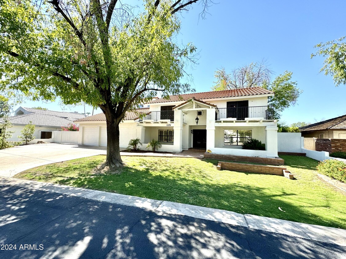 Foto principal - 119 W Palomino Dr