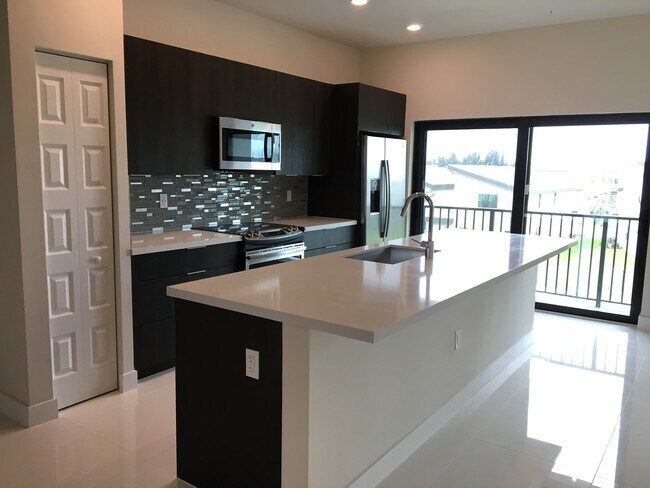 Building Photo - Modern 2 Bed 2.5 Bath at Apex at Park Cent...