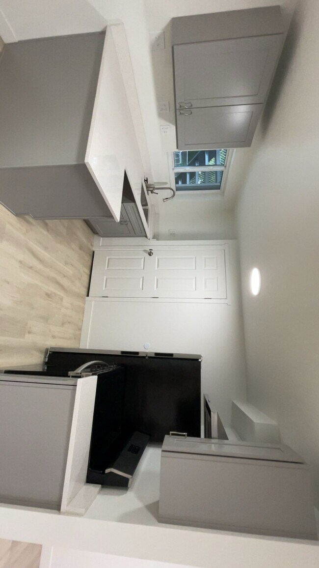 Foto del edificio - 445 E Fort Union Blvd