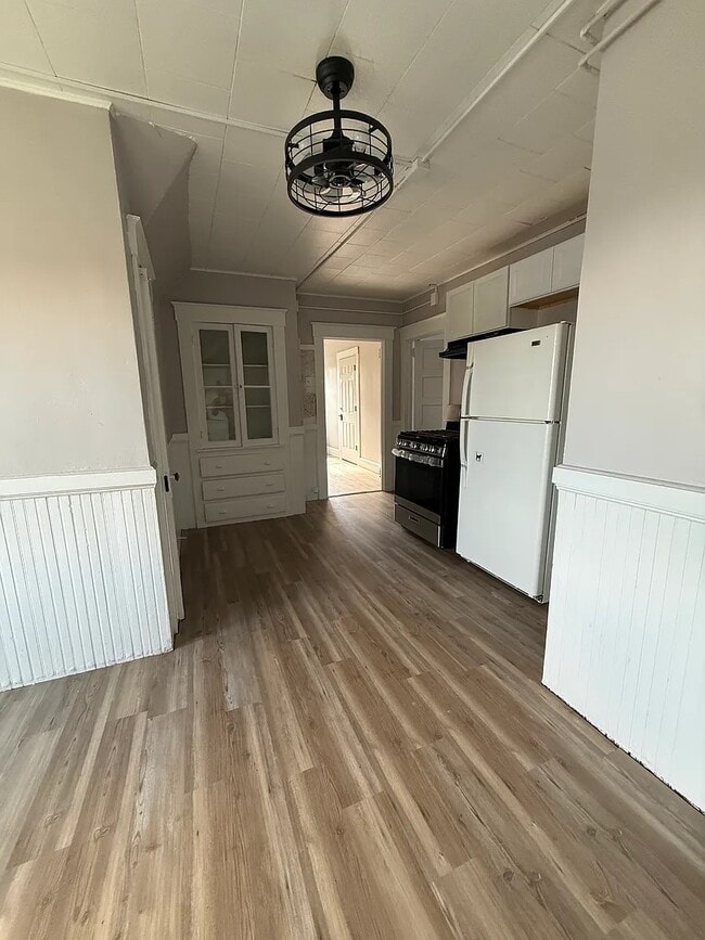 Foto del edificio - 317 Clinton St