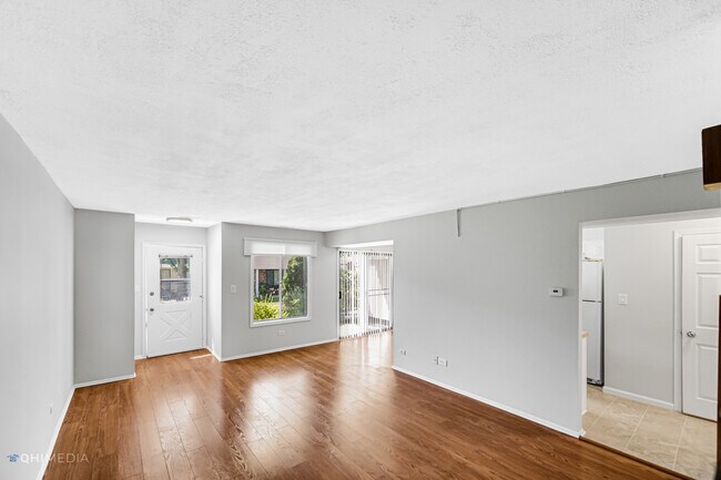 Foto del edificio - 471 Harrison Ct