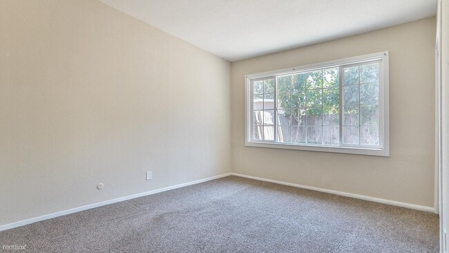 Building Photo - 3 br, 2 bath House - 2890 Fordham St