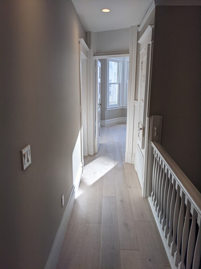 Foto del edificio - 2046 Powell St