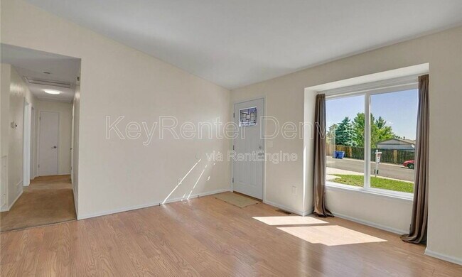 Foto del edificio - 7421 Harlan Way