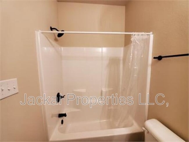 Building Photo - 214 N Ricketts St