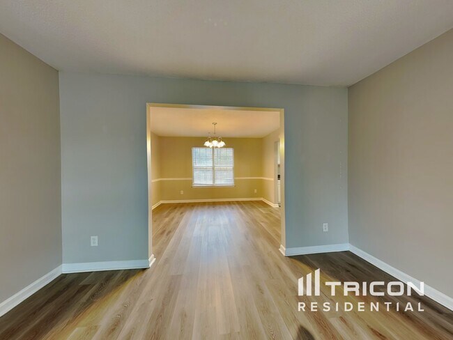 Foto del edificio - 718 Fletcher Dr