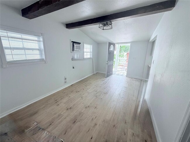 Building Photo - 2120 Carlton Dr