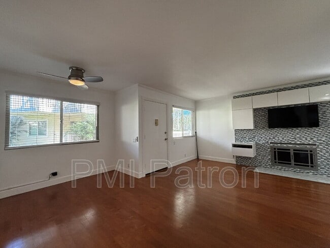 Foto del edificio - 7422 Seastar Dr