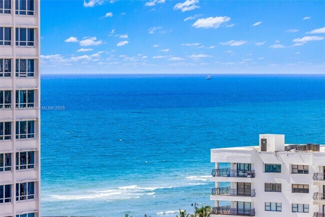 Building Photo - 5600 Collins Ave