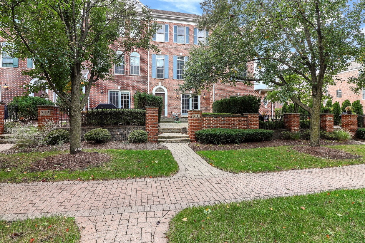 Primary Photo - 310 Big Rail Dr