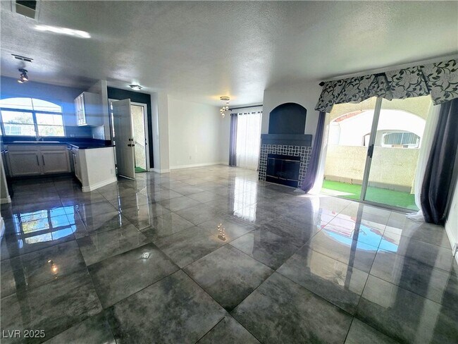 Foto del edificio - 4316 W Lake Mead Blvd
