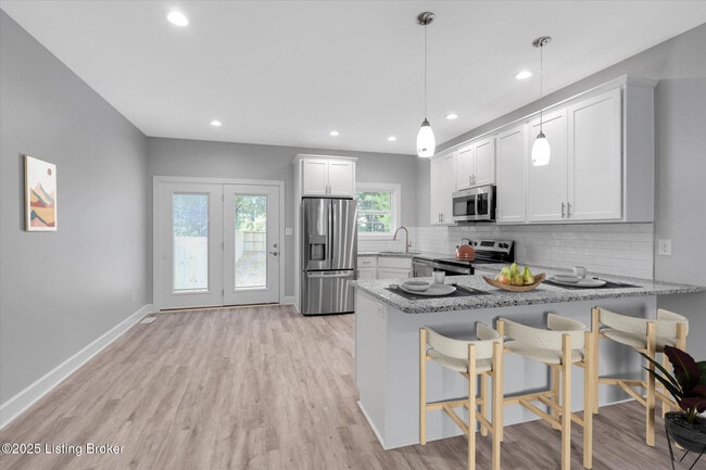 Building Photo - 721 E Caldwell St