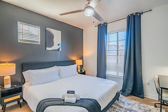 Foto del edificio - 7455 N 95th Ave