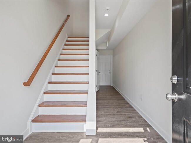 Building Photo - 1004 Wicklow Dr