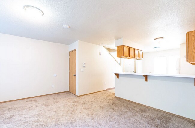 Foto del edificio - Spacious 3 Bed 2 Bath Townhome * Available July!