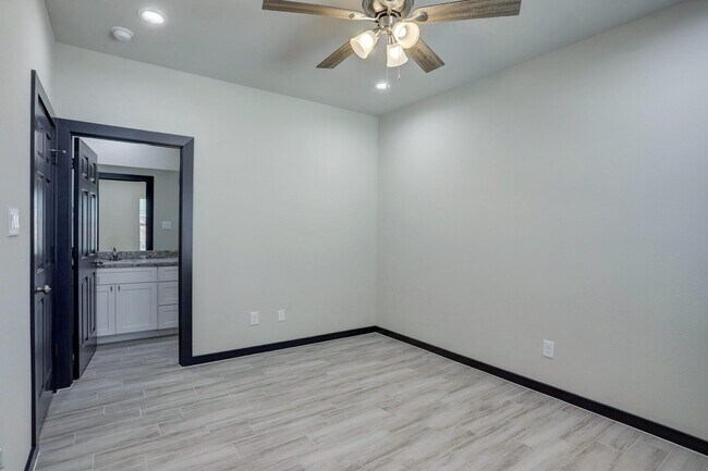 Foto del edificio - 4802 Cruse Rd