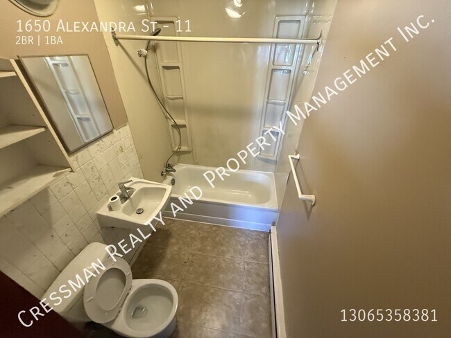 Photo du bâtiment - 1 Bed 1 Bath apartment in Rosemont area of Regina