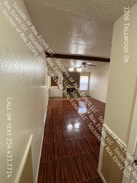Foto del edificio - 3206 Tallwood Dr