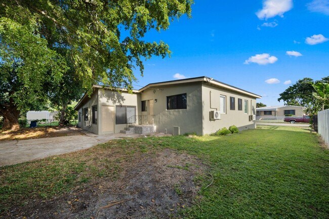 Photo - 1300 NW 90th St House