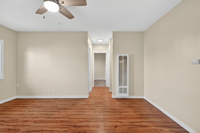 Building Photo - 210 E 29th St