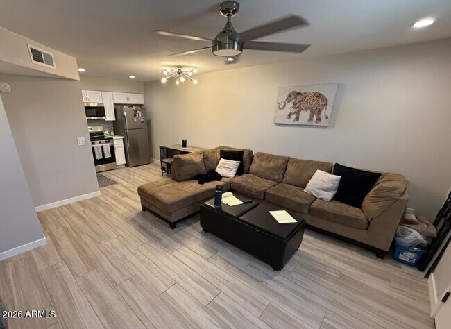 Foto del edificio - 476 E Linda Ave