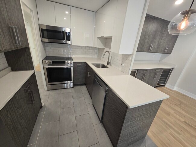 Foto del edificio - 227 E Walton Pl