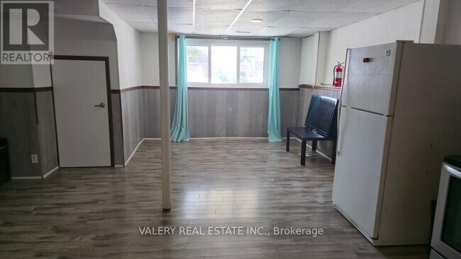 Building Photo - 25 Sutter Ave