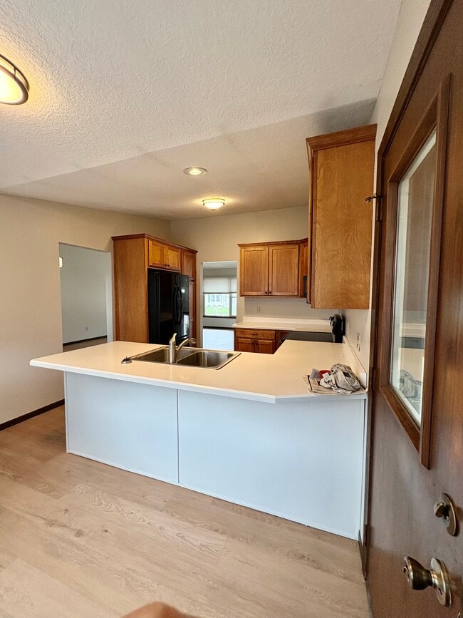 Building Photo - 3885 Tam O Shanter Dr N