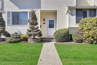 Building Photo - 415 Middlewood Rd