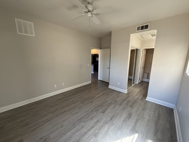 Building Photo - 2 Bed, 2 Bath condo, ground floor unit